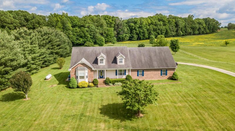 3945 Glen Raven Rd, Adams, TN 37010