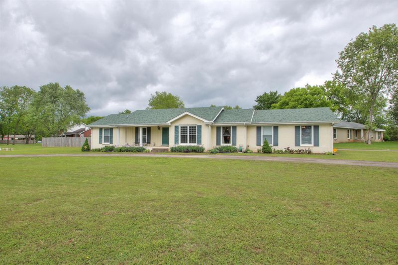 7456 Polk Dr, Murfreesboro, TN 37129