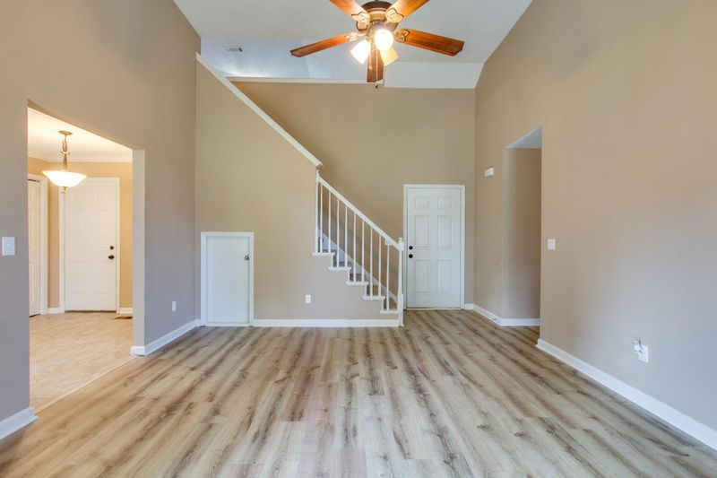 1703 Jimmy Cv, La Vergne, TN 37086
