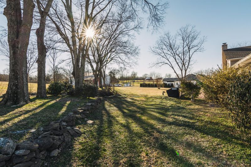 417 Nichols Ln, Gallatin, TN 37066
