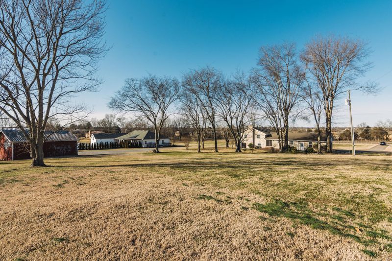 417 Nichols Ln, Gallatin, TN 37066