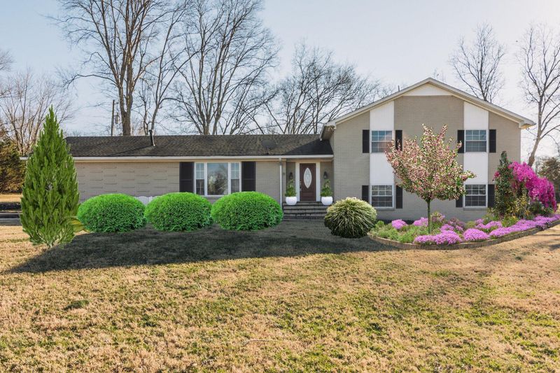 417 Nichols Ln, Gallatin, TN 37066
