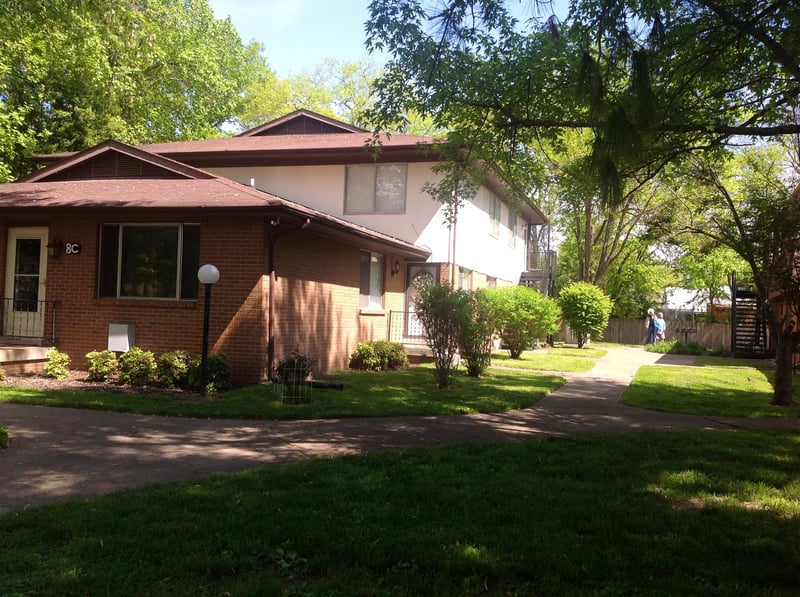 250 Donna Dr Apt 8d, Hendersonville, TN 37075
