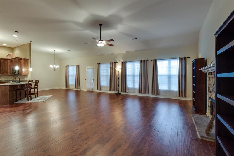 234 Carellton Dr, Gallatin, TN 37066