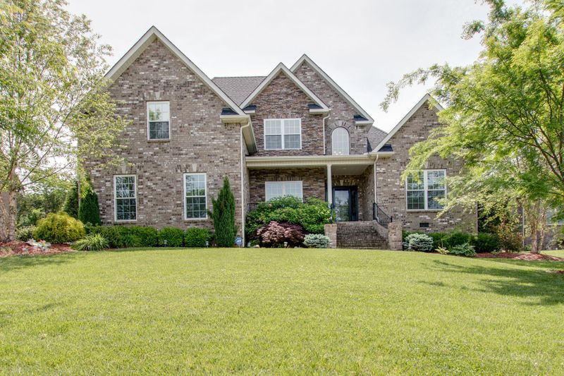 805 Twin View Dr, Murfreesboro, TN 37128