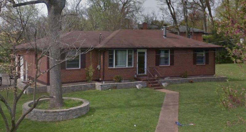 2100 Crystal Dr, Nashville, TN 37210