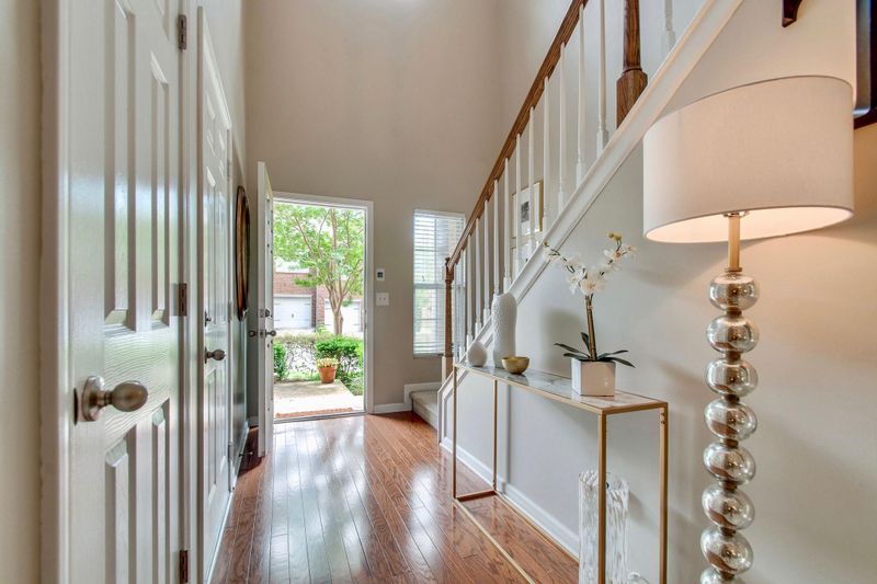 1121 Thorncrest Rd, Nashville, TN 37211