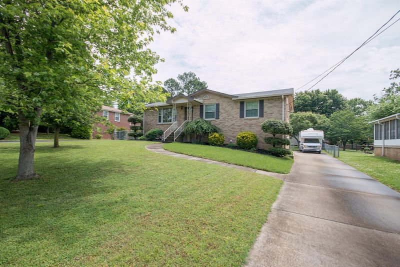 8308 Gordon Ln, Hermitage, TN 37076