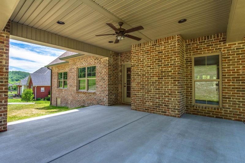 1935 Shell Rd, Hendersonville, TN 37075