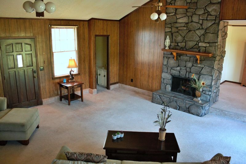 1605 Saundersville Rd, Hendersonville, TN 37075
