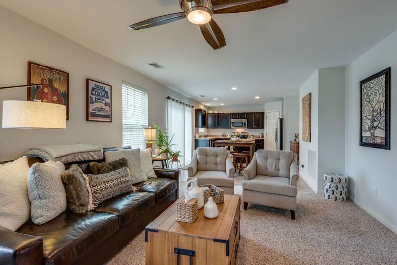 1216 Scarcroft Ln, Nashville, TN 37221