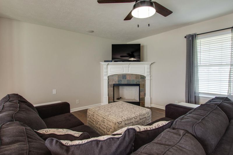 9110 Dandelion Dr, Murfreesboro, TN 37129