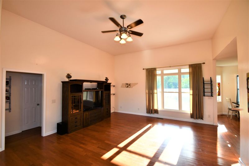 681 Still Pond Rd, Columbia, TN 38401