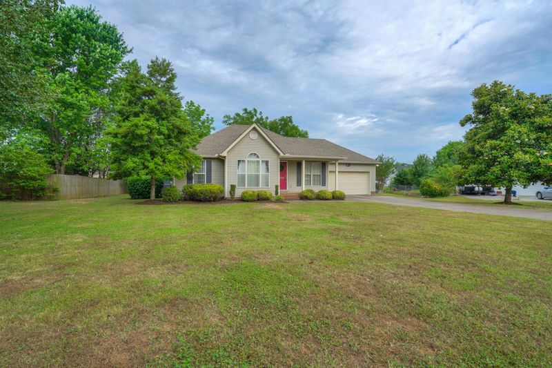 1306 Knight Dr, Murfreesboro, TN 37128