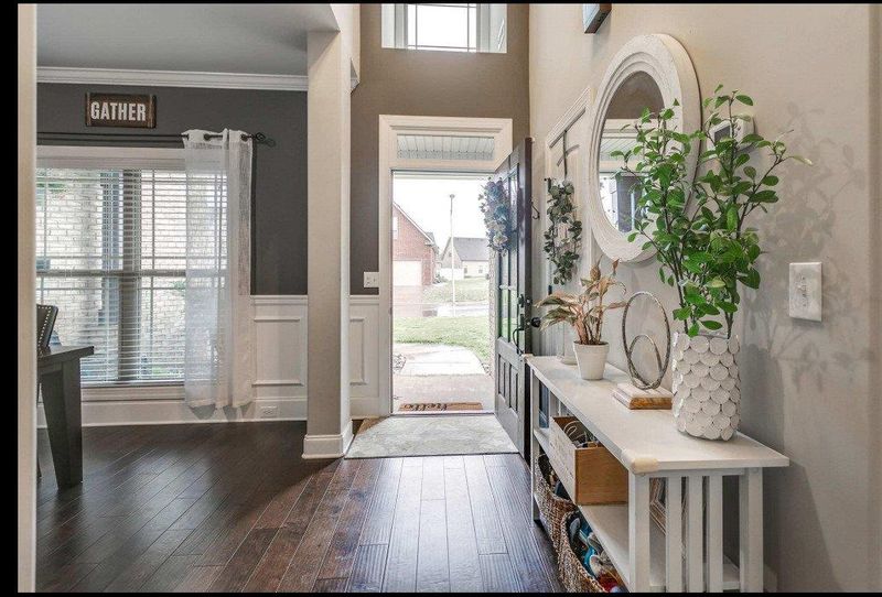 5318 Louvre Ct, Murfreesboro, TN 37128
