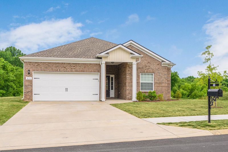 631 Fredericksburg Dr, Gallatin, TN 37066