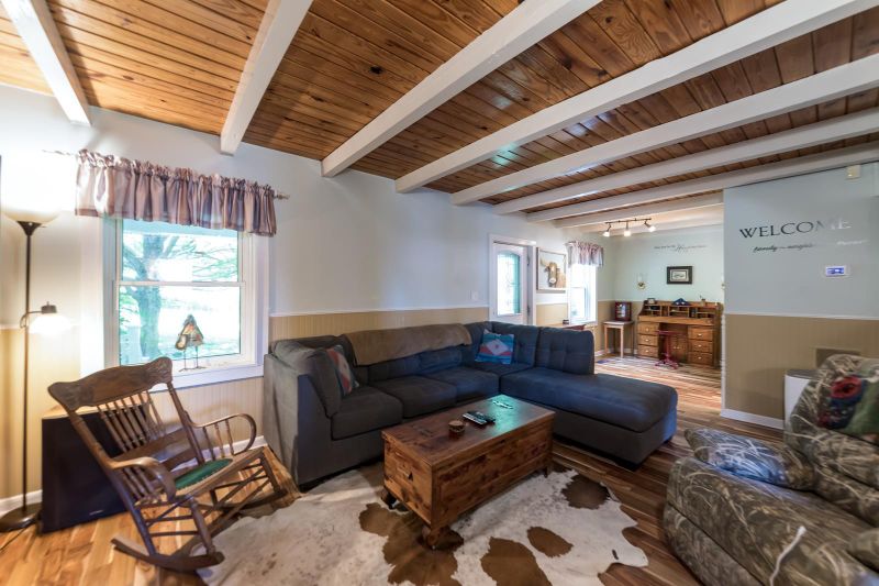 2820 Mosley Ferry Rd, Ashland City, TN 37015