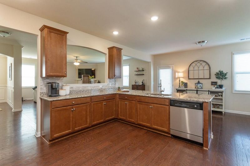 6008 Lori Anne Dr, Spring Hill, TN 37174