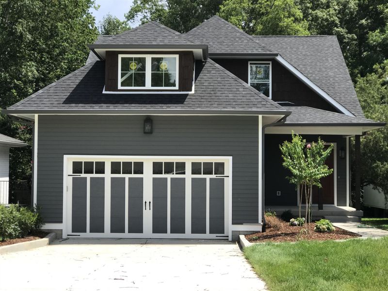 570 Watsonwood Dr, Nashville, TN 37211