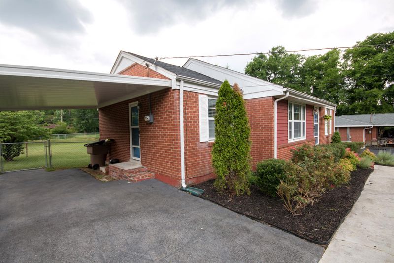 2103 Crystal Dr, Nashville, TN 37210