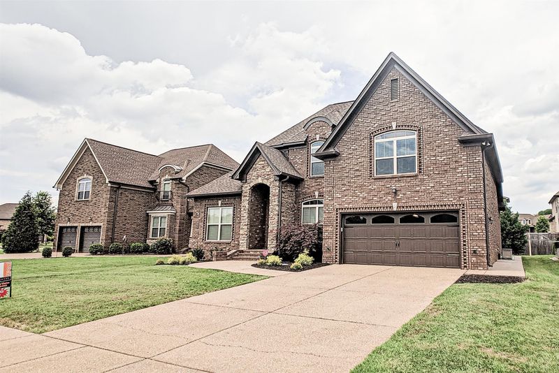 2009 Stonebrook Cir, Mount Juliet, TN 37122