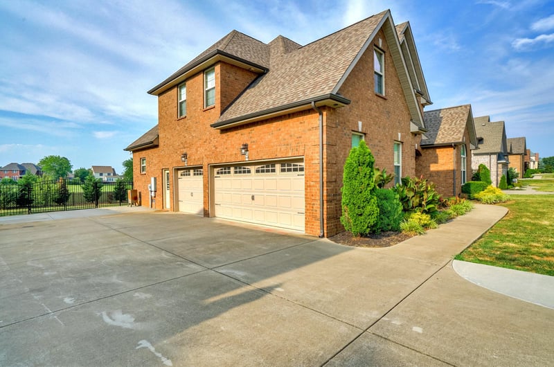 1304 Twin View Dr, Murfreesboro, TN 37128