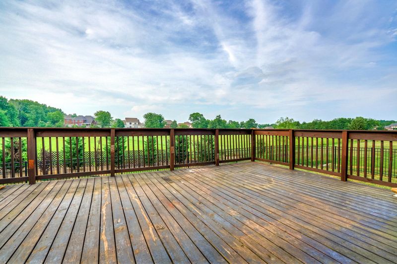 1304 Twin View Dr, Murfreesboro, TN 37128