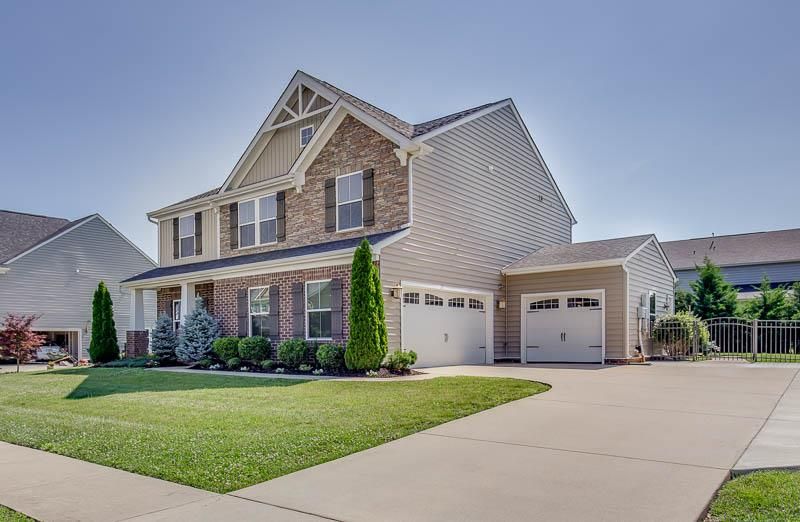 1013 Hamlet Dr, Murfreesboro, TN 37128
