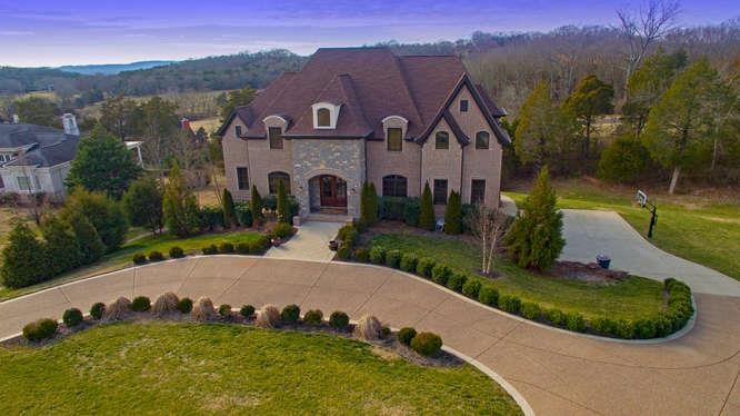 661 Legends Crest Dr, Franklin, TN 37069