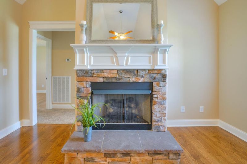 2348 Foxworth Ct, Murfreesboro, TN 37127
