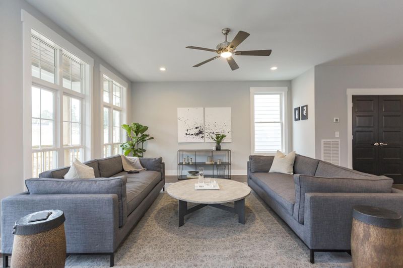 735 Arbor Trace Cir, Nashville, TN 37207