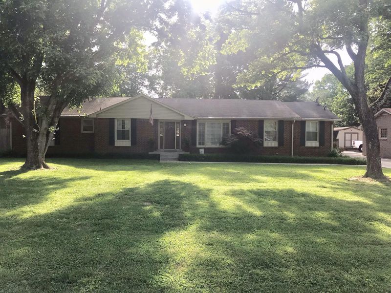 825 Chrisman Dr, Franklin, TN 37064