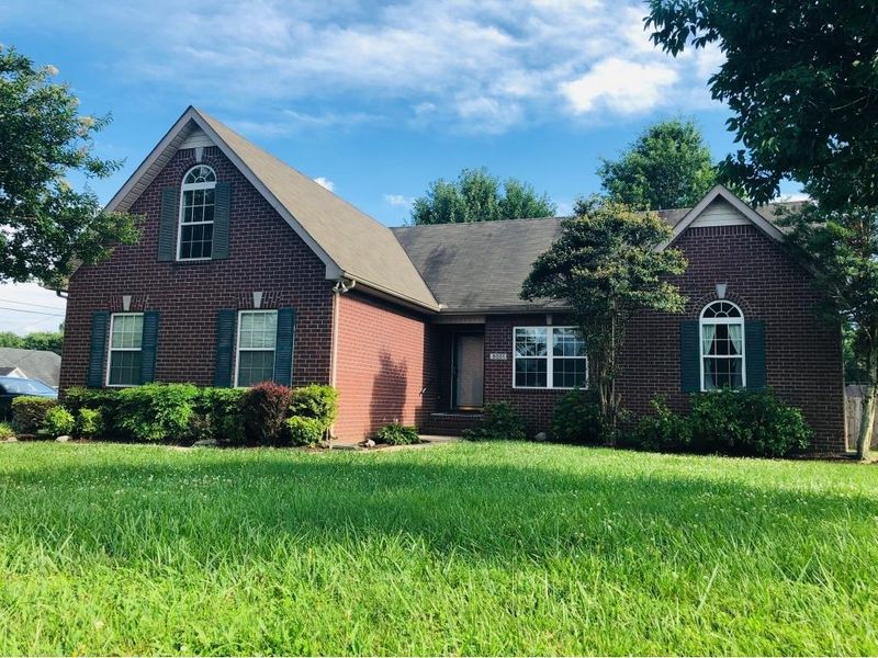 8001 Omaha Ct, Smyrna, TN 37167