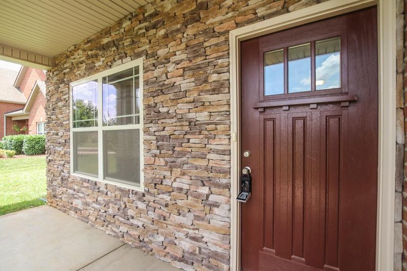 1414 Davy Crockett Dr, Murfreesboro, TN 37128