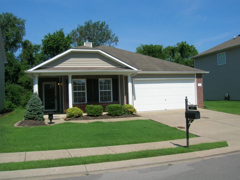 633 Creek Oak Dr, Murfreesboro, TN 37128