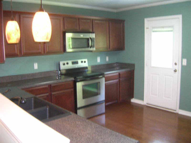 633 Creek Oak Dr, Murfreesboro, TN 37128