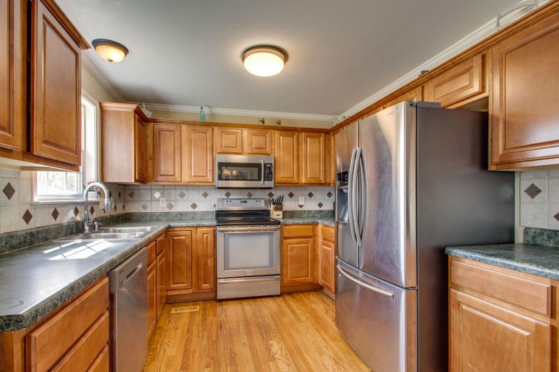 108 Sherrolyn Ct, Burns, TN 37029