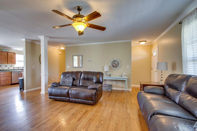 108 Sherrolyn Ct, Burns, TN 37029