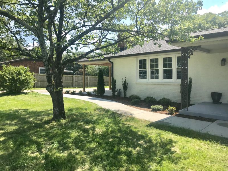 118 Maple Dr, Hendersonville, TN 37075