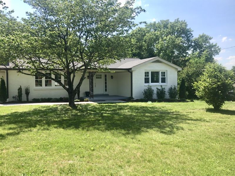 118 Maple Dr, Hendersonville, TN 37075