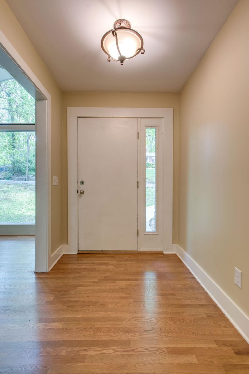 5814 Vine Ridge Dr, Nashville, TN 37205