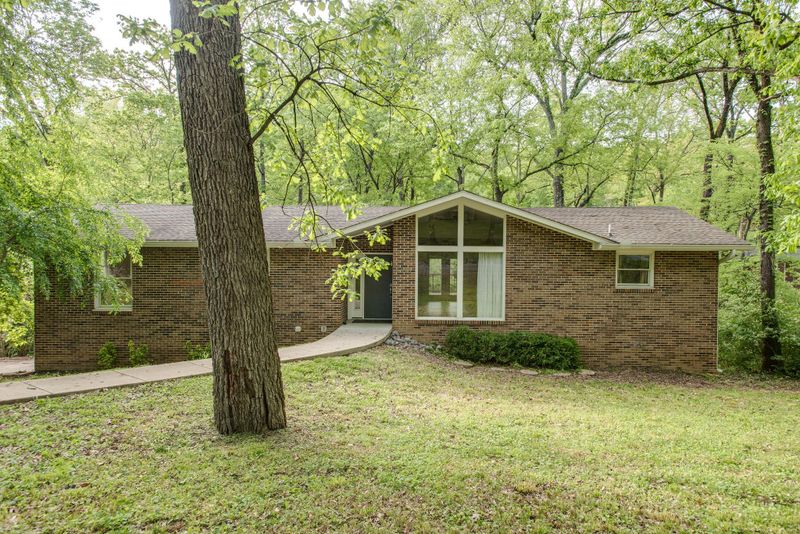 5814 Vine Ridge Dr, Nashville, TN 37205