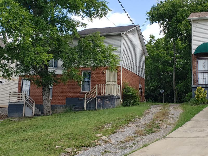 433 Dennis Dr, Nashville, TN 37207