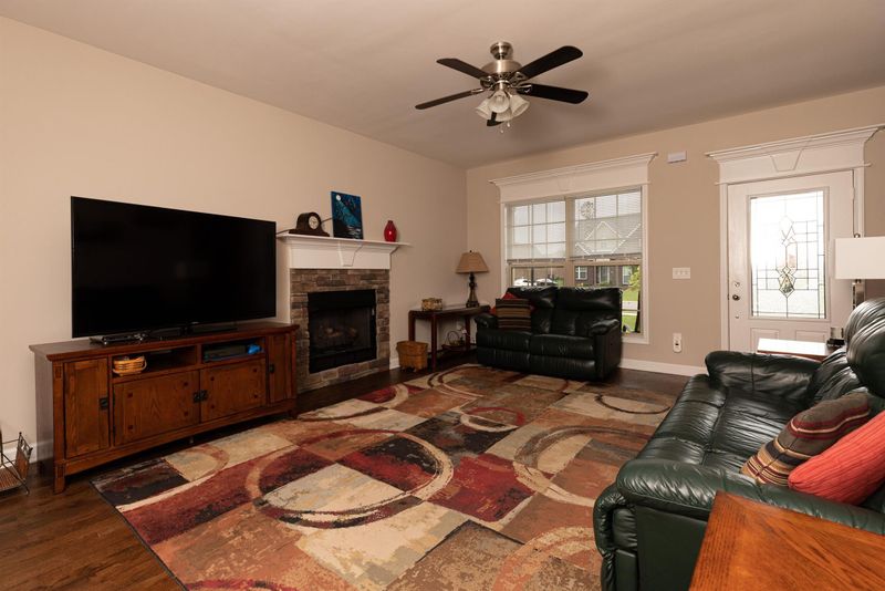 5013 Lady Thatcher Dr, Murfreesboro, TN 37129