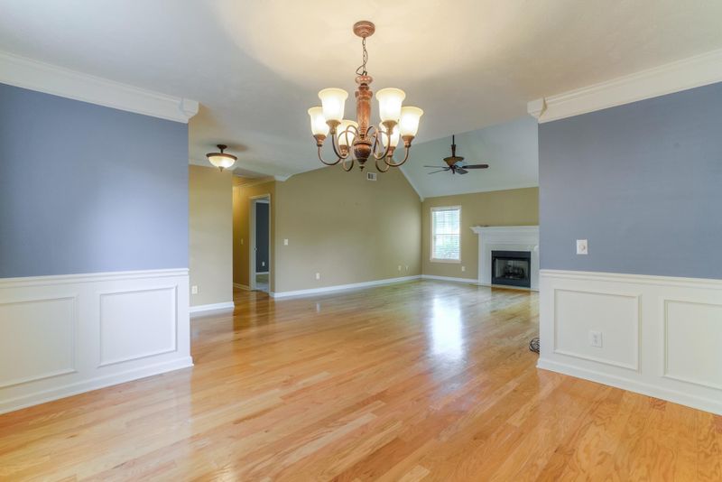 911 Harpeth River Ct, Murfreesboro, TN 37129