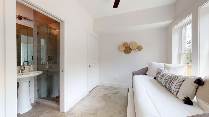 1027 E Trinity Ln Apt 1, Nashville, TN 37216