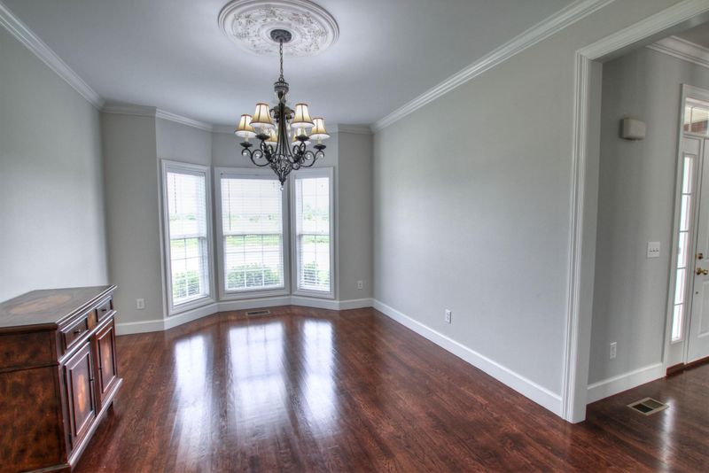 225 Conquest Rd, Murfreesboro, TN 37128