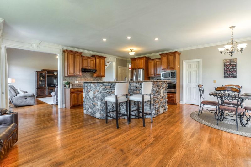 2138 Creekwalk Dr, Murfreesboro, TN 37130