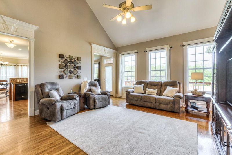 2138 Creekwalk Dr, Murfreesboro, TN 37130