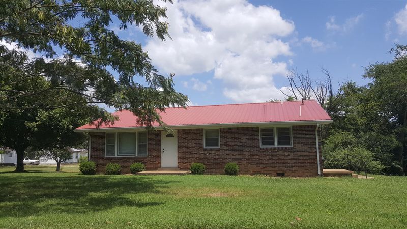200 Spring St, Vanleer, TN 37181